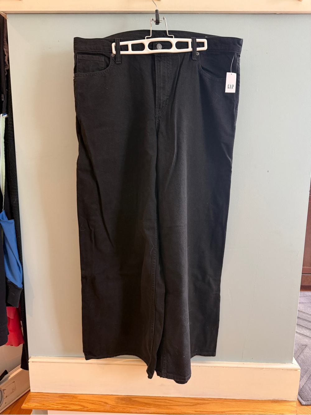 GAP Men's Relaxed Black Jeans